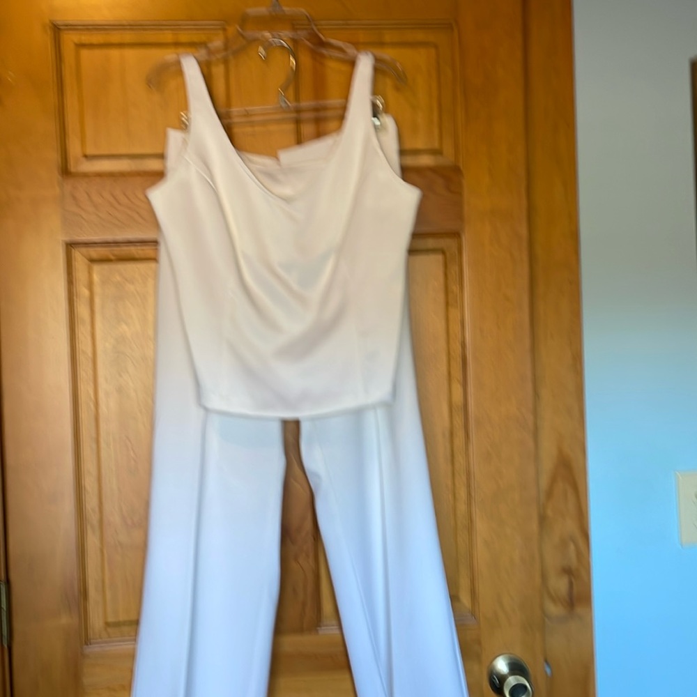 Absolutely like new white pantsuit